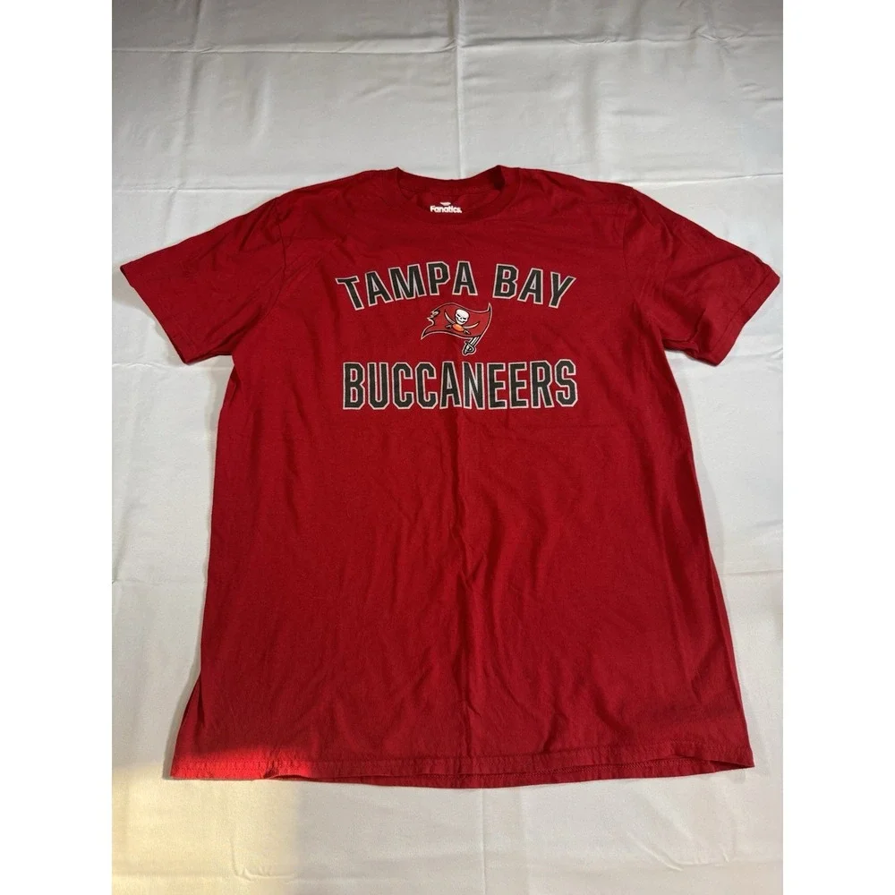 Red Fanatics Tampa Bay Buccaneers T-shirt Men's Size Large
